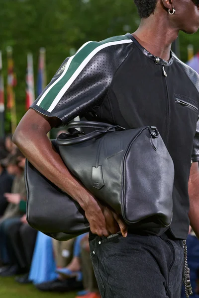 Look 35